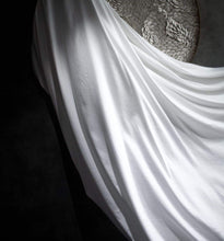 Load image into Gallery viewer, King Fitted Sheet + 4 Pillow Cases