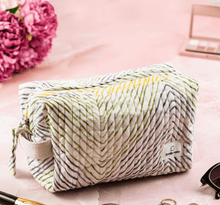 Load image into Gallery viewer, Cosmetic Bag - Sintillastore