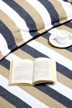 Load image into Gallery viewer, Bed spread - Stripes savvy