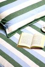 Load image into Gallery viewer, Bed spread - Stripes savvy