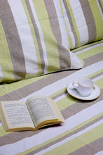 Load image into Gallery viewer, Bed Spread - Streak Sensation