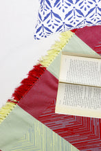 Load image into Gallery viewer, Blankets - Squiggle