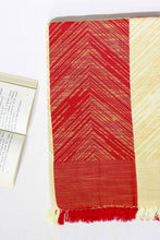 Load image into Gallery viewer, Blankets - Squiggle