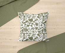 Load image into Gallery viewer, CUSHION FLORALS - Sintillastore
